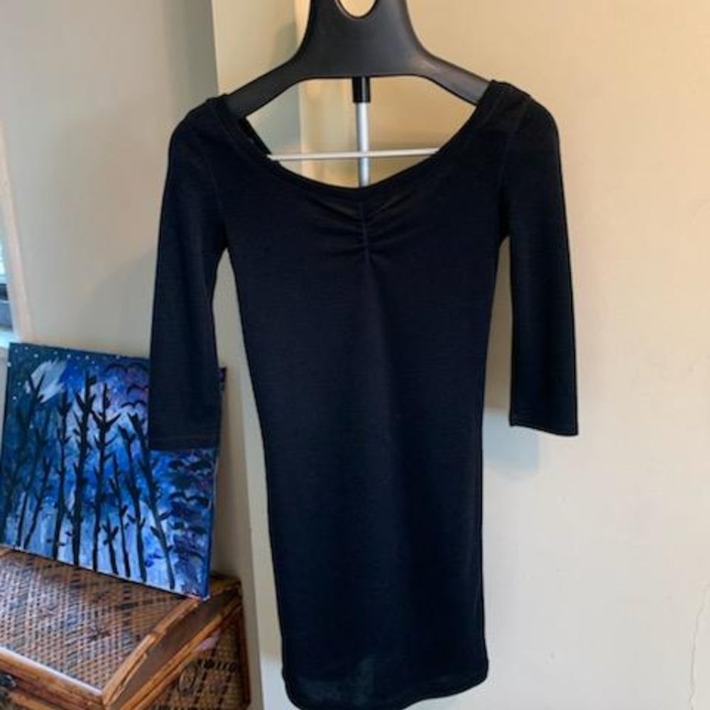Super Cute 3/4 sleeve little black dress